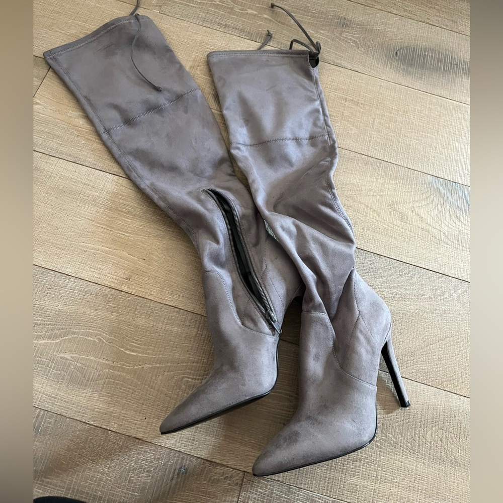 Guess boots